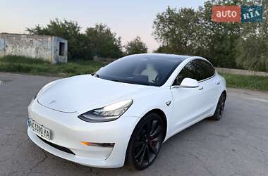 Седан Tesla Model 3 2019 в 