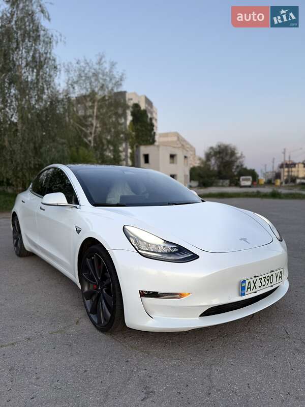 Седан Tesla Model 3 2019 в Києві