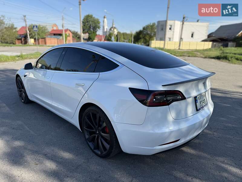 Седан Tesla Model 3 2019 в Києві