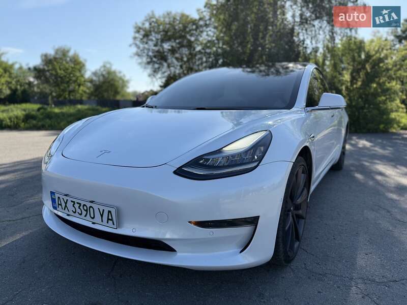 Седан Tesla Model 3 2019 в Києві