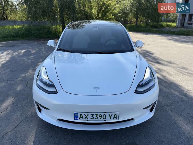 Седан Tesla Model 3 2019 в Києві