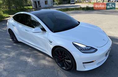 Седан Tesla Model 3 2019 в 