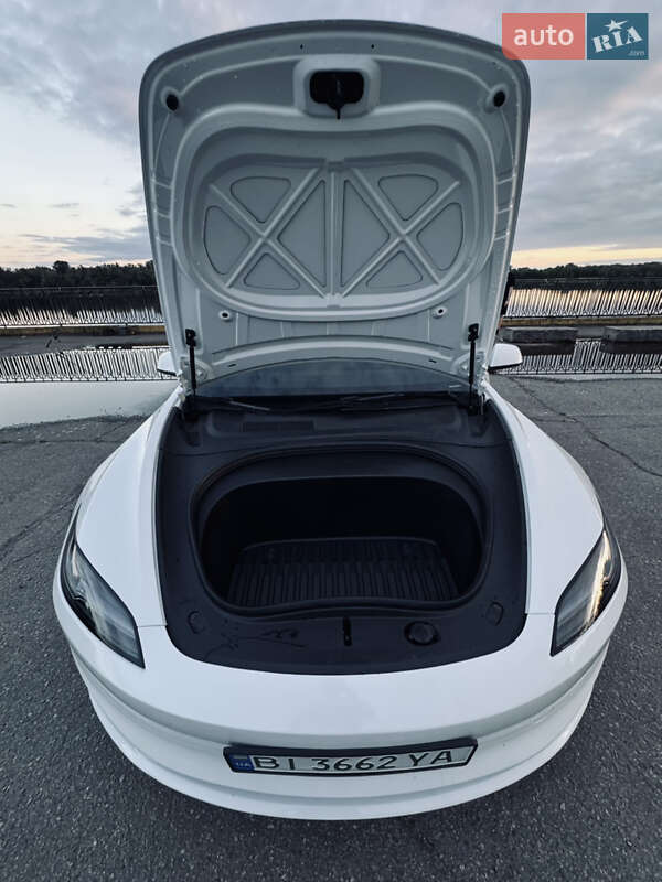 Седан Tesla Model 3 2024 в Кременчуге фото 19 Седан Tesla Model 3 2024 в Кременчуге