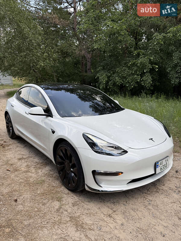 Седан Tesla Model 3 2023 в Днепре