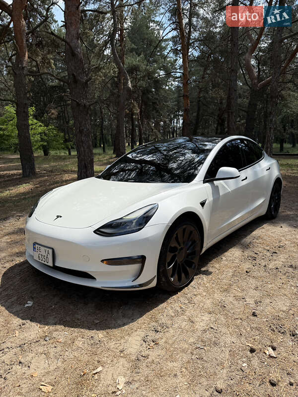 Седан Tesla Model 3 2023 в Днепре