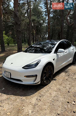 Седан Tesla Model 3 2023 в 