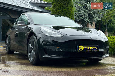 Седан Tesla Model 3 2020 в Львові