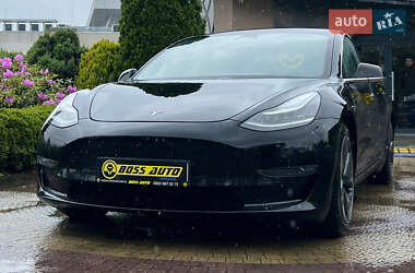 Седан Tesla Model 3 2020 в 