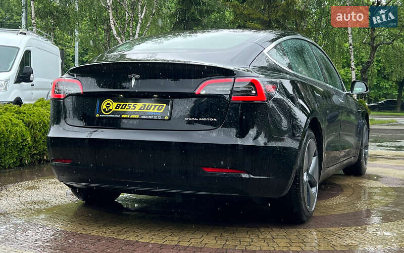 Седан Tesla Model 3 2020 в Львове