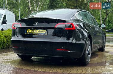 Седан Tesla Model 3 2020 в 