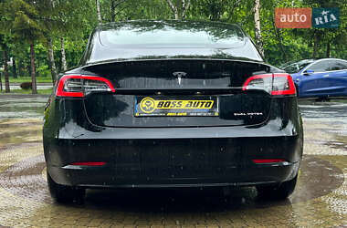 Седан Tesla Model 3 2020 в 