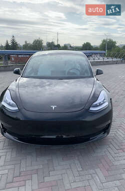Седан Tesla Model 3 2020 в 