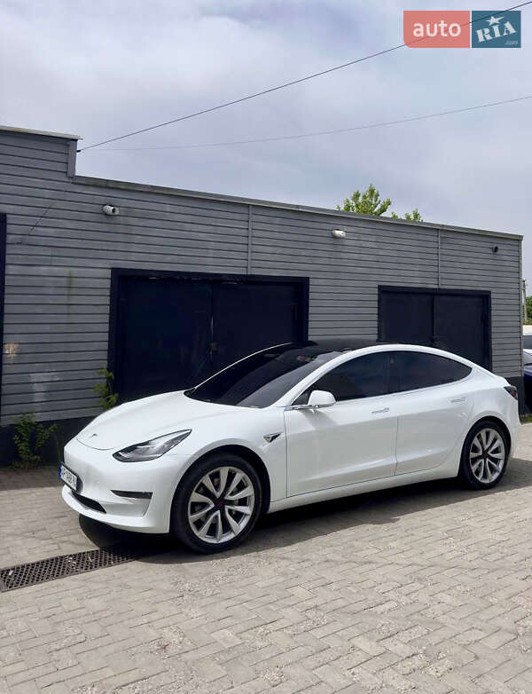 Tesla Model 3 2018
