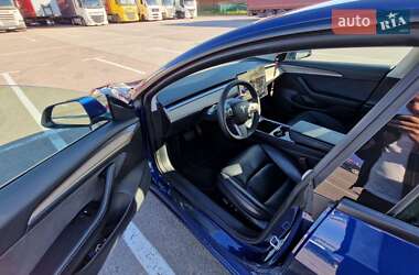 Седан Tesla Model 3 2022 в 