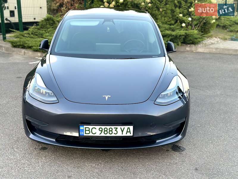 Седан Tesla Model 3 2021 в Києві