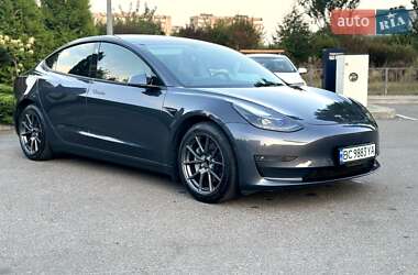 Седан Tesla Model 3 2021 в Києві