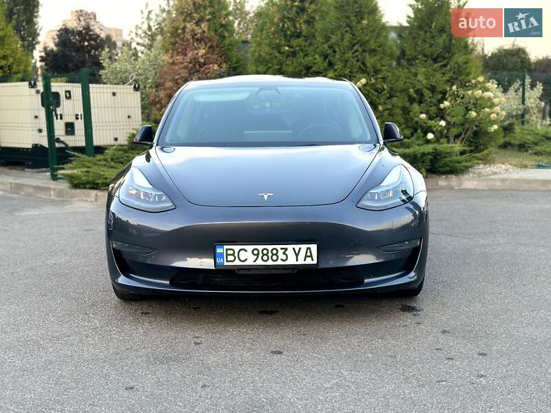 Седан Tesla Model 3 2021 в Києві