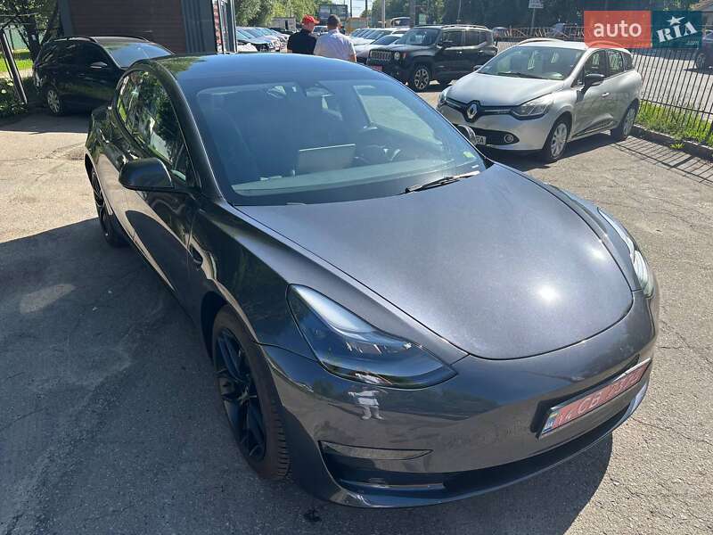 Седан Tesla Model 3 2023 в Полтаві