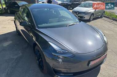 Седан Tesla Model 3 2023 в 