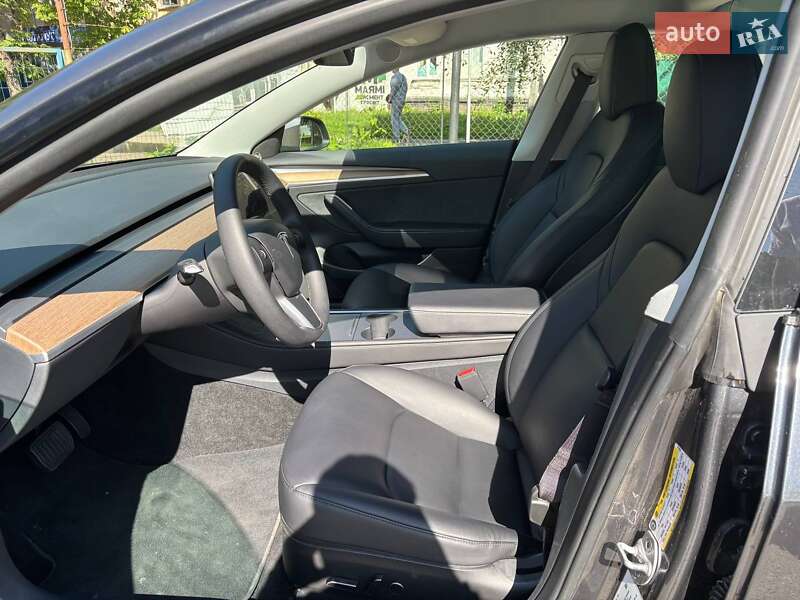 Седан Tesla Model 3 2023 в Полтаві