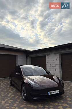 Седан Tesla Model 3 2022 в 