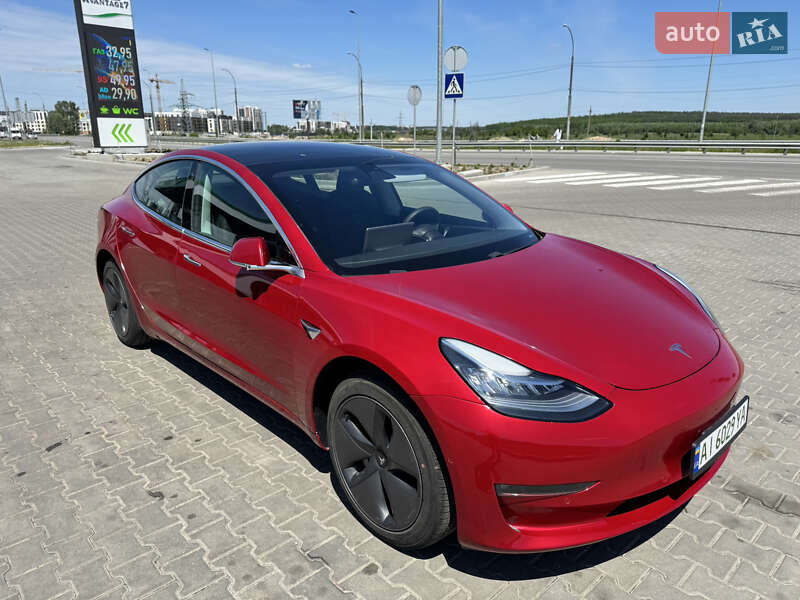 Tesla Model 3 2020