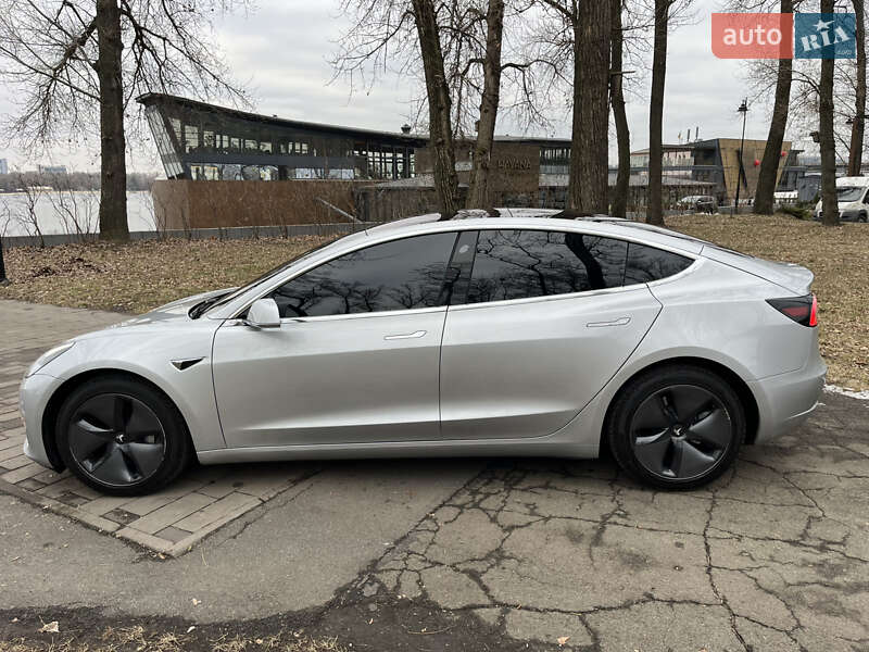 Седан Tesla Model 3 2018 в Києві