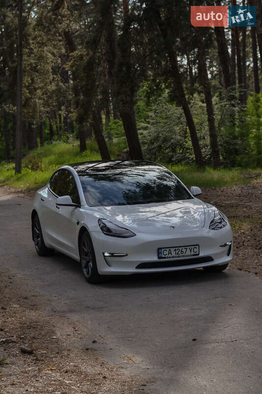 Tesla Model 3 2021