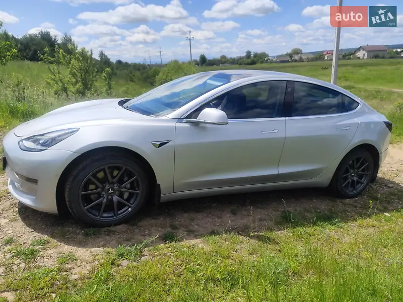 Седан Tesla Model 3 2018 в 