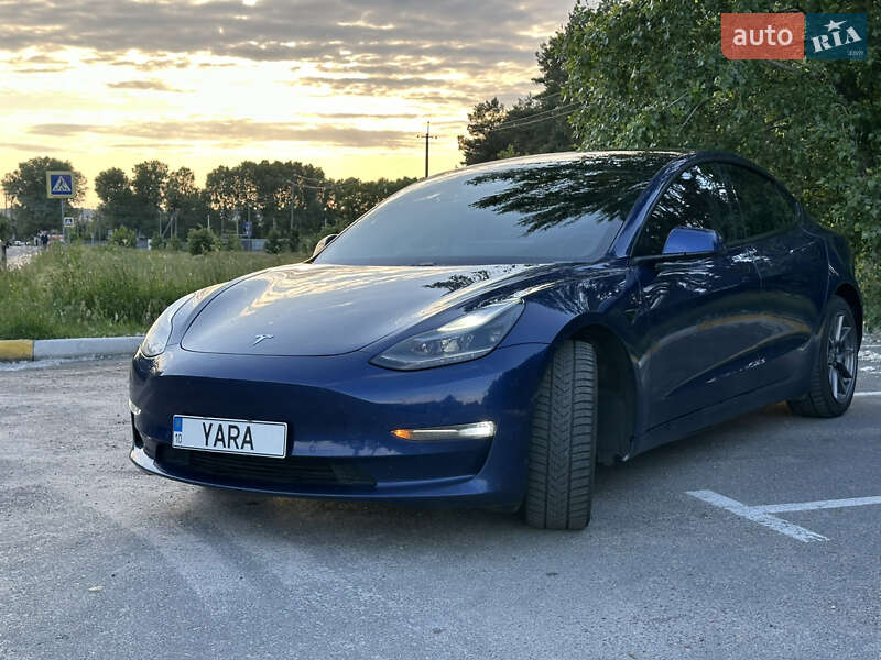 Седан Tesla Model 3 2021 в Києві