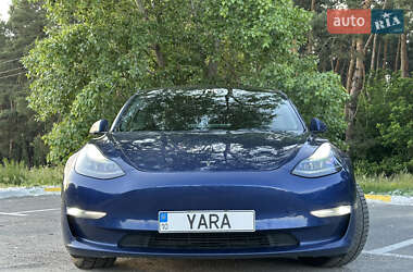Седан Tesla Model 3 2021 в 