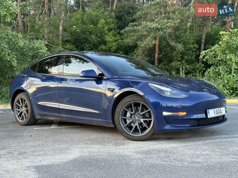 Седан Tesla Model 3 2021 в Києві