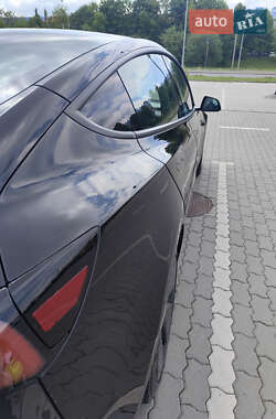 Седан Tesla Model 3 2023 в 