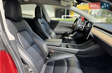 Седан Tesla Model 3 2018 в 