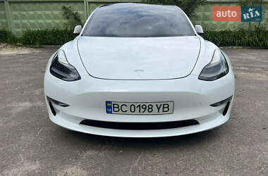 Седан Tesla Model 3 2021 в 