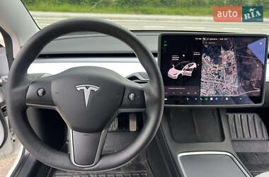 Седан Tesla Model 3 2021 в 
