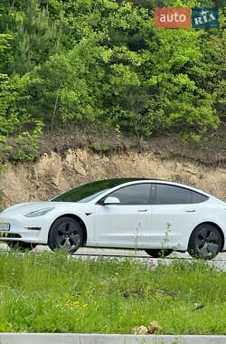 Седан Tesla Model 3 2021 в 