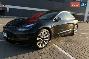 Седан Tesla Model 3 2019 в 