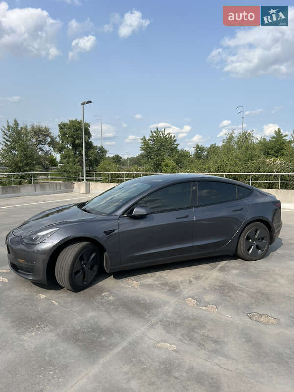 Седан Tesla Model 3 2022 в Києві
