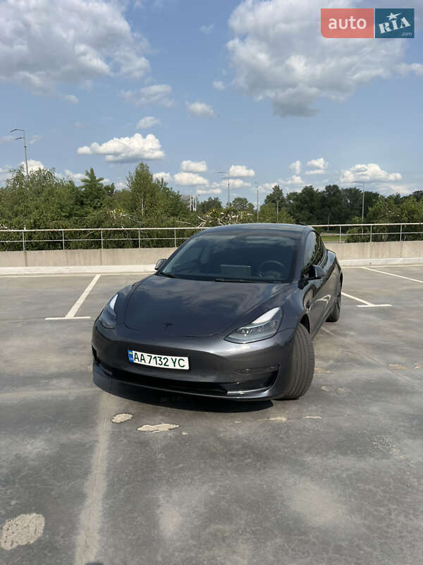 Седан Tesla Model 3 2022 в Києві