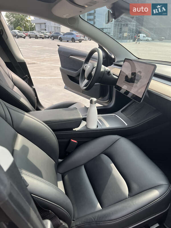 Седан Tesla Model 3 2022 в Києві