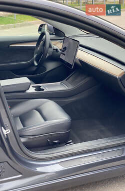 Седан Tesla Model 3 2021 в 
