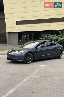 Седан Tesla Model 3 2021 в 