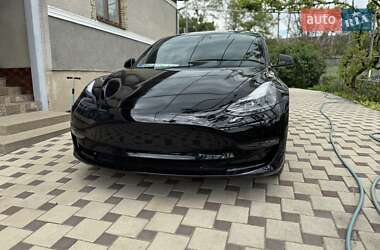 Седан Tesla Model 3 2022 в 