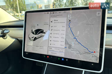 Седан Tesla Model 3 2019 в 
