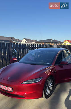 Седан Tesla Model 3 2024 в 