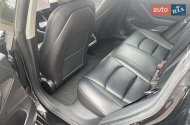 Седан Tesla Model 3 2020 в 