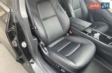 Седан Tesla Model 3 2020 в 