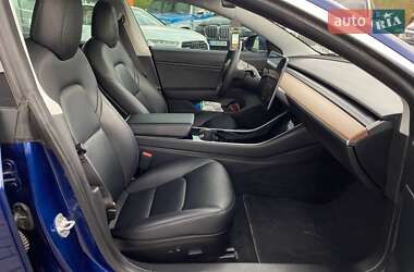 Седан Tesla Model 3 2020 в 
