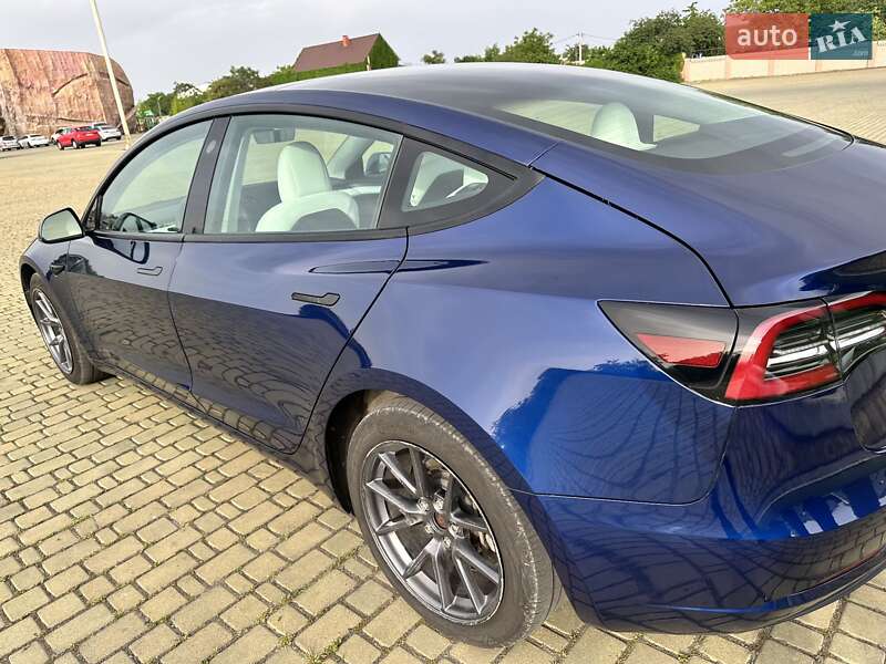 Седан Tesla Model 3 2022 в Одессе